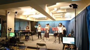 1466242639498-2087478958